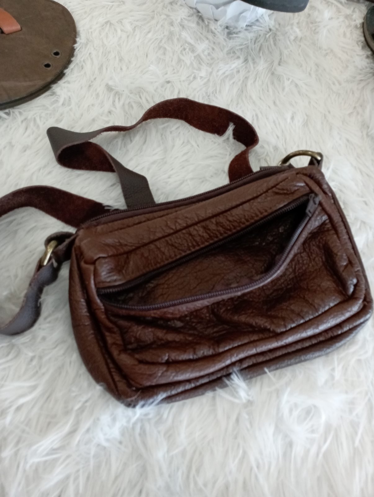 Harar Leather Crossbody Bag - Image 5