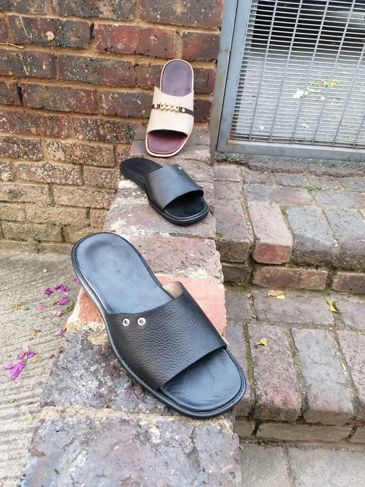 Mosi Leather Slide Sandal - Image 3
